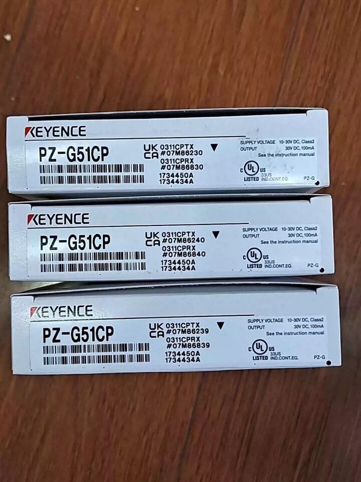 Keyence PZG51CP Photoelectric Sensor Switch - KEYENCE