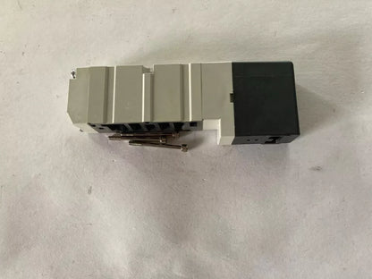 New SMC VQC4100-5 Solenoid Valve - SMC