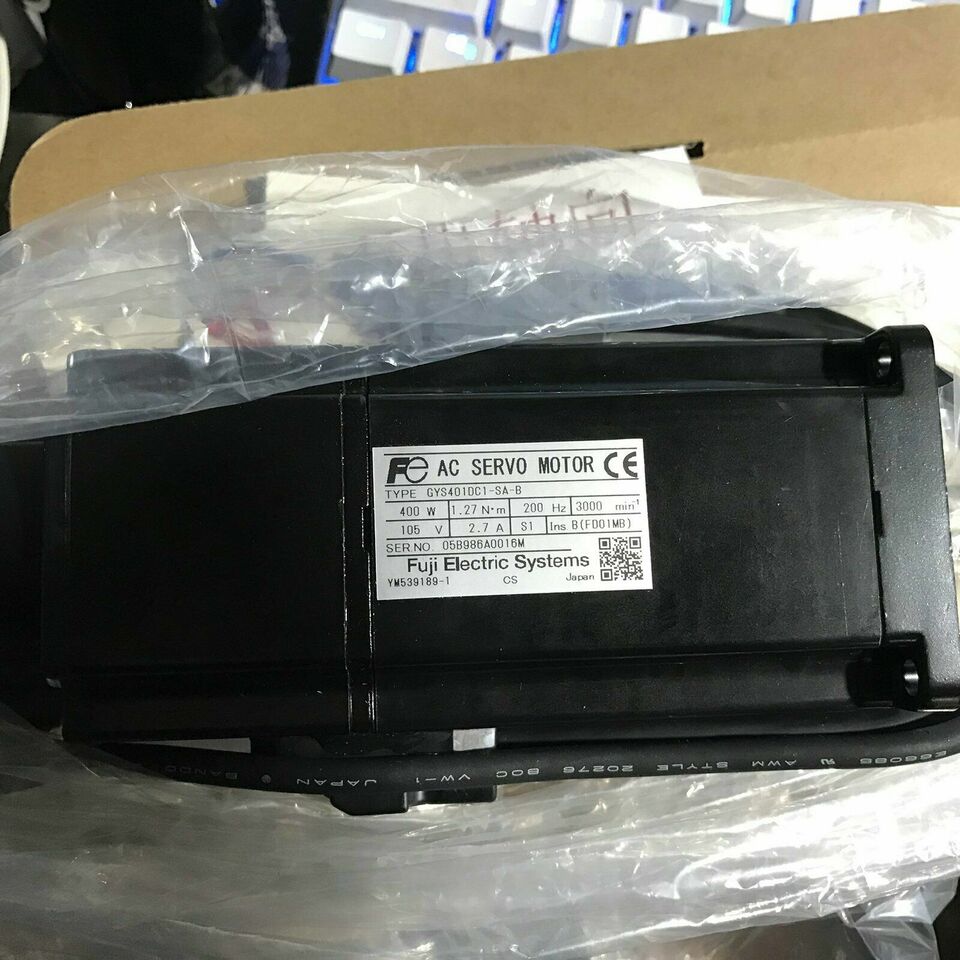 ONE FUJI SERVOMOTOR GYS401DC1-SA-B - ONE FUJI