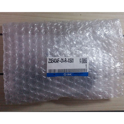 1PC SMC ZSE40AF-01-R-X501 Pressure Switch - SMC