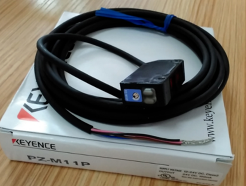 new 1PC  KEYENCE PZ-M11P Photoelectric Sensor PZM11P In Box