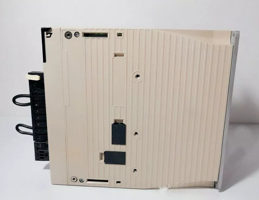 new 1PC Yaskawa SGDV-1R9D11A Servo Drive SGDV1R9D11A In Box ping - YASKAWA