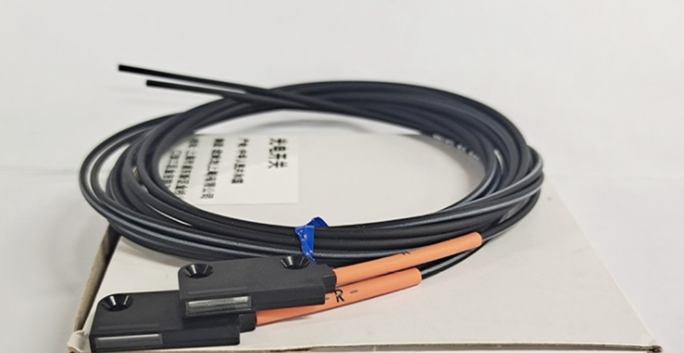 OMRON E32-T16PR Photoelectric Switch - OMRON