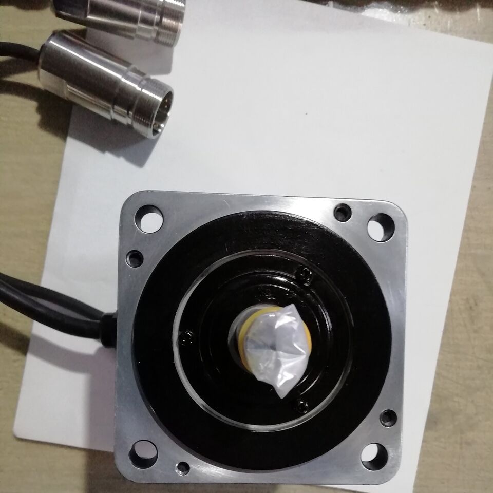 new 1PCS Yaskawa SGMPH-04DAA61D-OY Servo Motor In Box ping