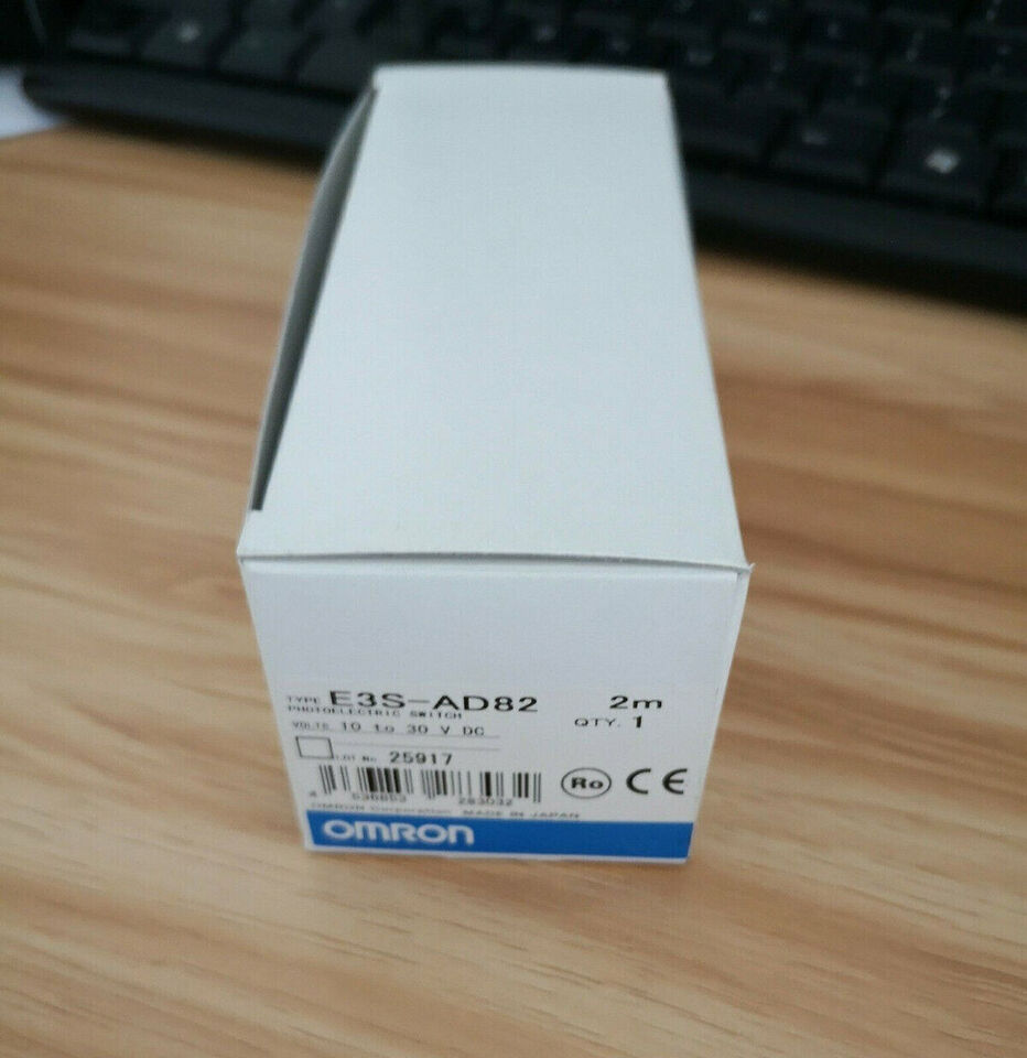 new Omron E3S-AD82 Photoelectric Switch One E3SAD82 - OMRON