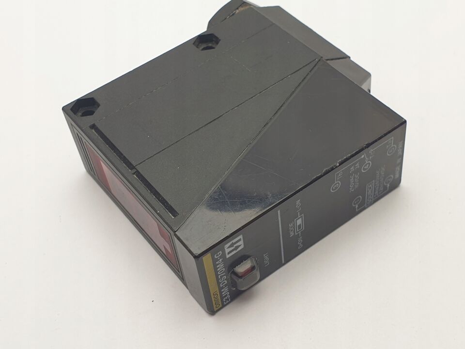 new Omron E3JM-DS70M4-G Photoelectric Switch One E3JMDS70M4G - OMRON