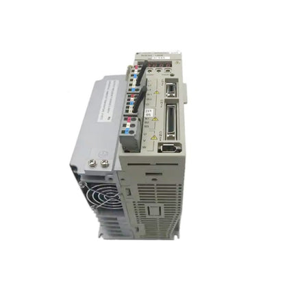 new In Box YASKAWA SGDH-15DE Servo Drive