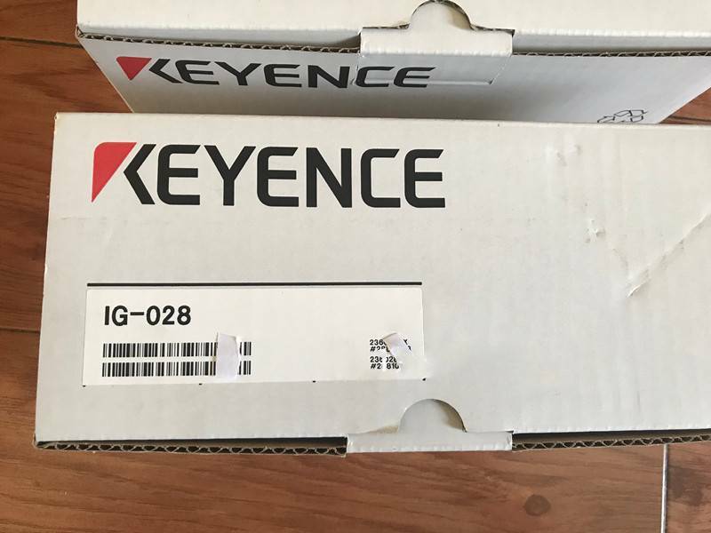 Keyence Laser Sensor Amplifier IG-028 - KEYENCE
