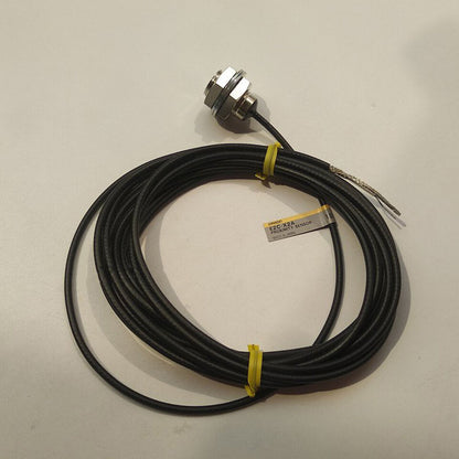 new Omron E2C-X2A Proximity Switch One E2CX2A - OMRON