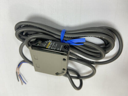 new Omron E3S-CL2 Photoelectric Switch One E3SCL2 - OMRON