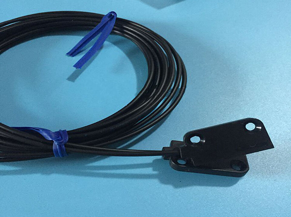 Omron E32-T16P Fiber Optic Sensor - OMRON