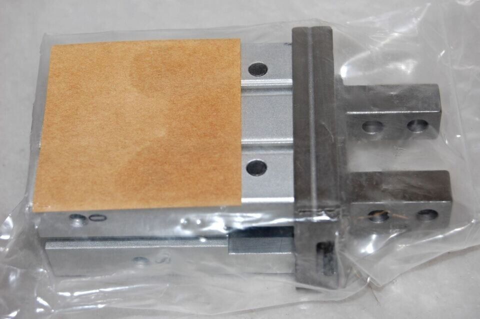 New 1PC SMC MHZ2-25D2 Pneumatic Finger Cylinder - SMC