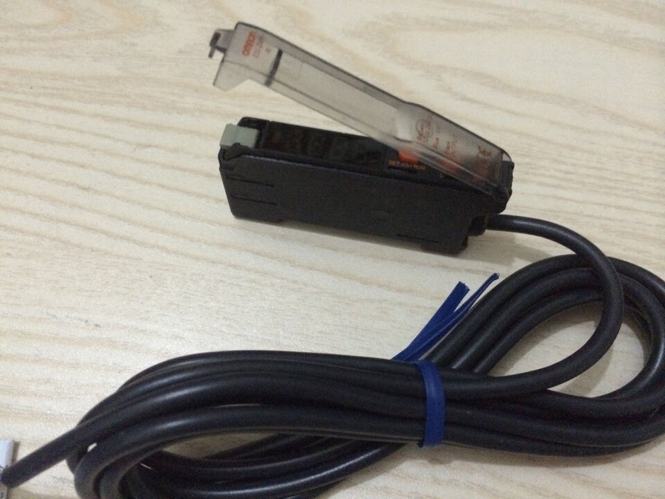 new 1PC Omron E3X-DA11-N Photoelectric Sensor E3XDA11N ping - OMRON