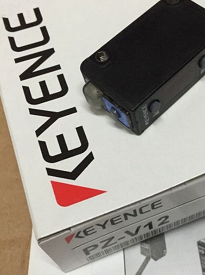 new 1PC  KEYENCE PZ-V12 Photoelectric Sensor PZV12 In Box