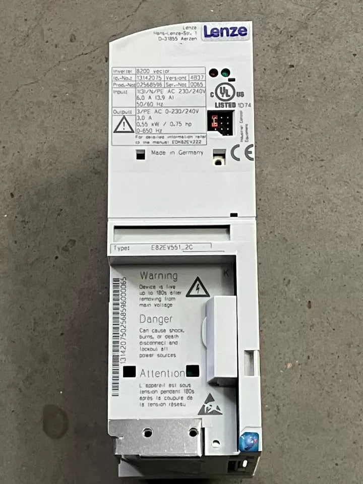 new One Lenze E82EV551K2C Inverter E82EV551_2C ping - LENZE