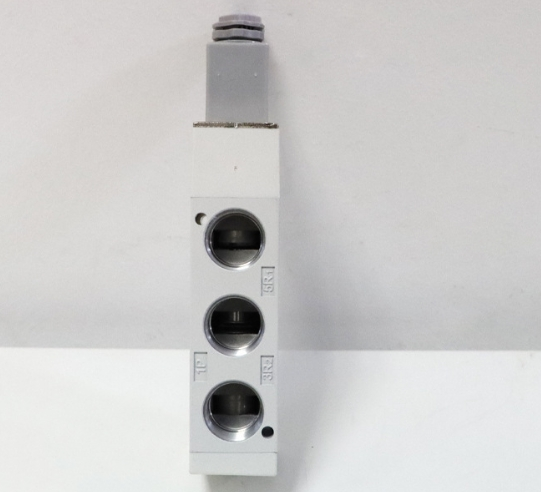 new 1Pcs For MVSC-220-3E1-NC-DC24V Solenoid Valve MVSC-220-3E1-NC DC24V - OMRON