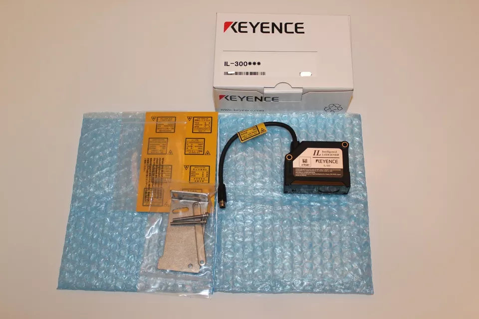 Keyence IL-300 Laser Sensor - Precision Measurement Technology - KEYENCE