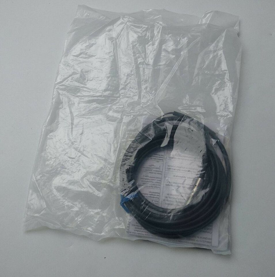 new Omron E2B-S08KN04-WP-B1 Proximity Sensor One E2BS08KN04WPB1 - OMRON