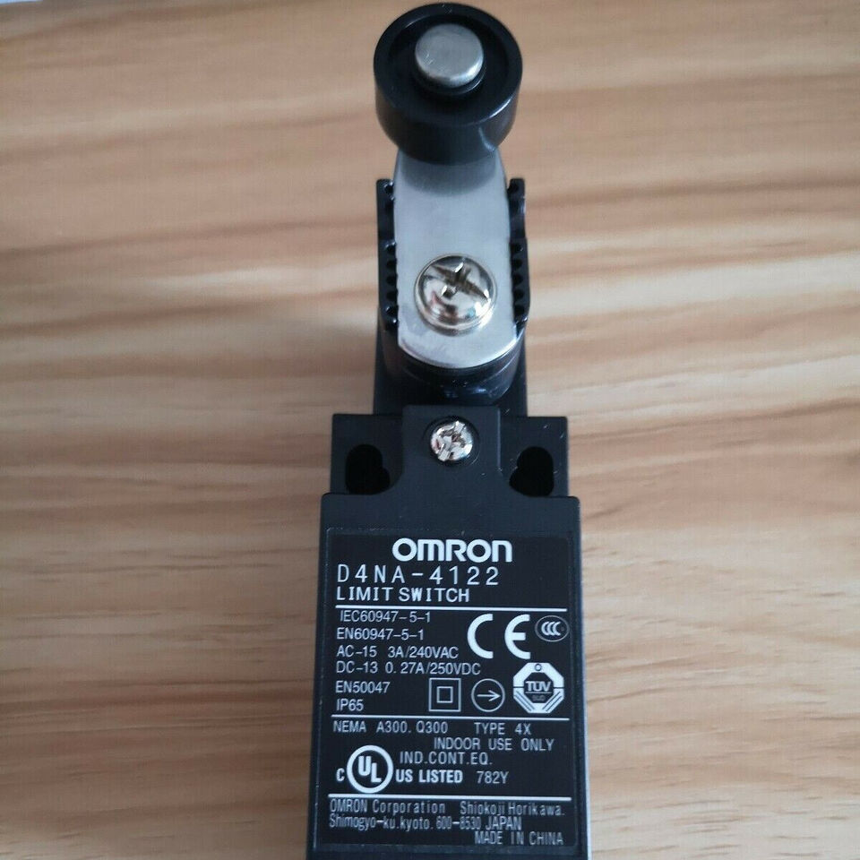 new OMRON D4NA-4122 Limit Switch D4NA-4122 One - OMRON