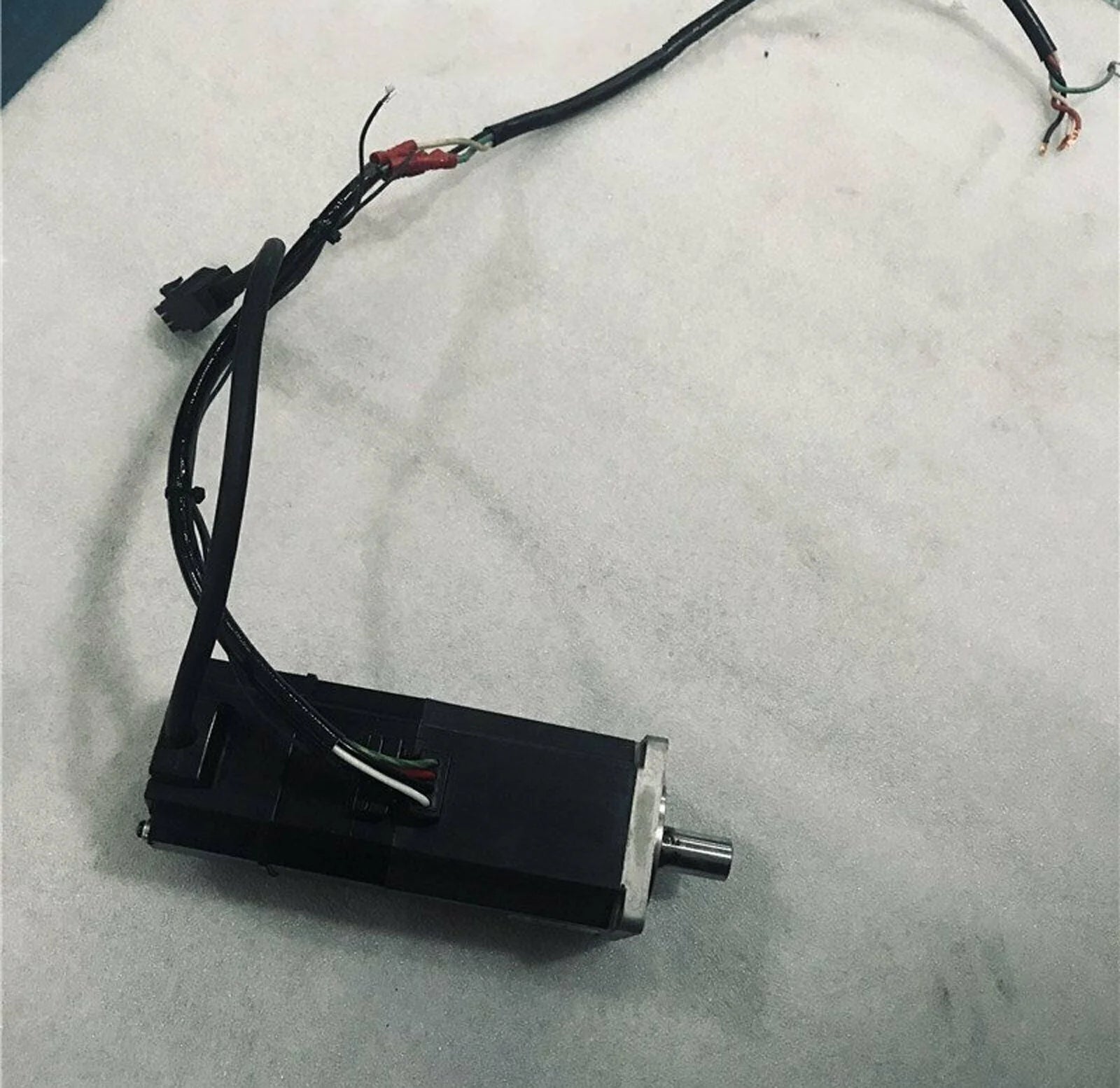 used Mitsubishi HC-KFE43B servo motor in good condition - MITSUBISHI [1]