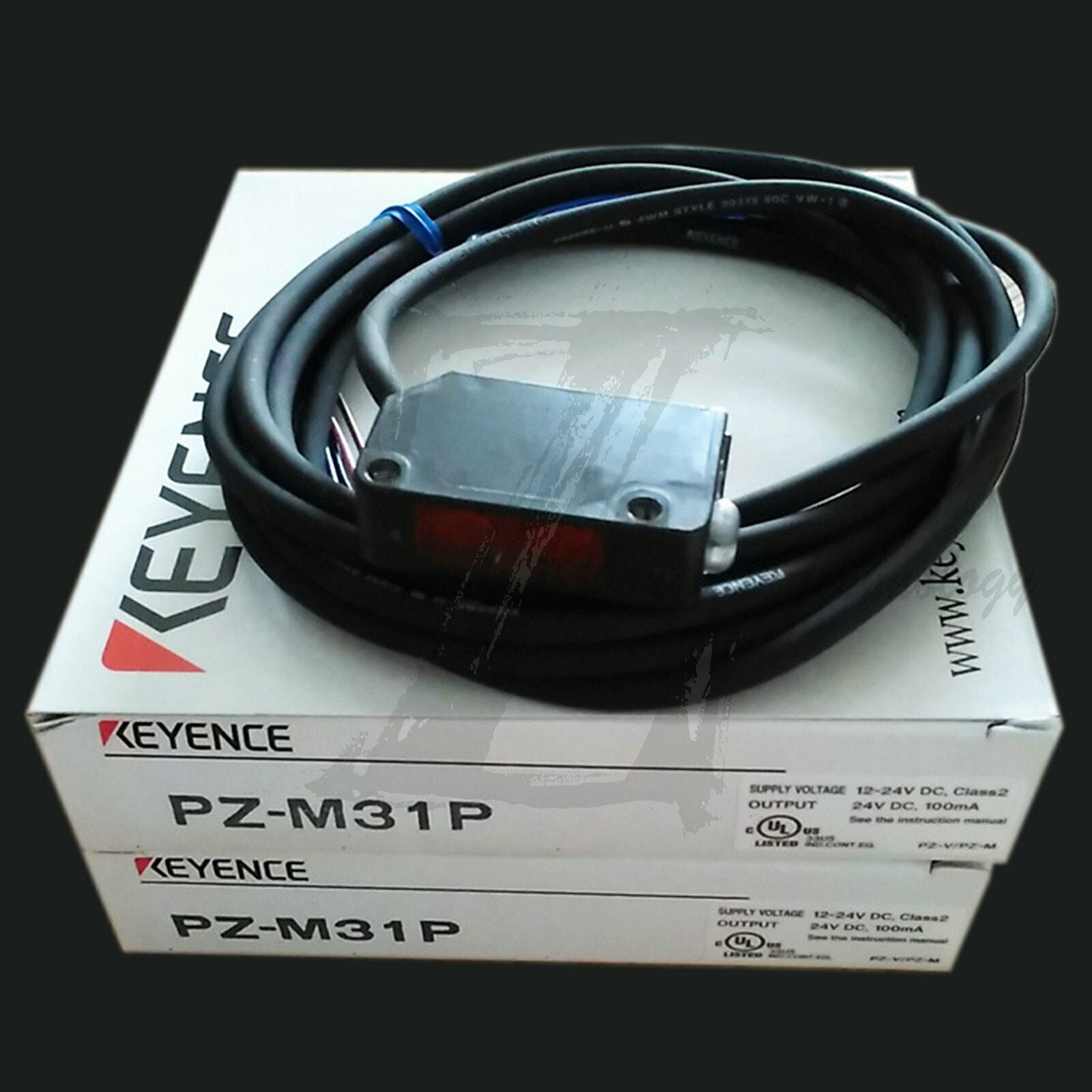 NEW IN BOX 1PC KEYENCE Photoelectric Switch PZ-M31P PZM31P - KEYENCE