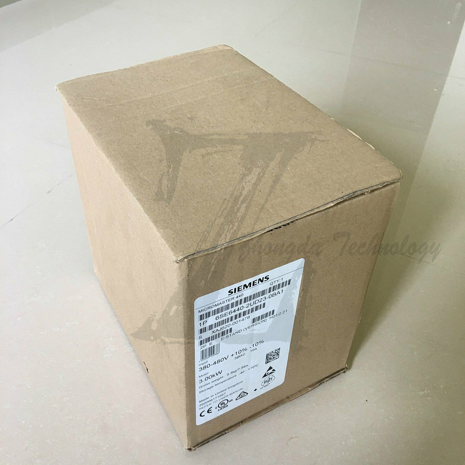 New Siemens inverter 6SE6440-2UD23-0BA1 Siemens