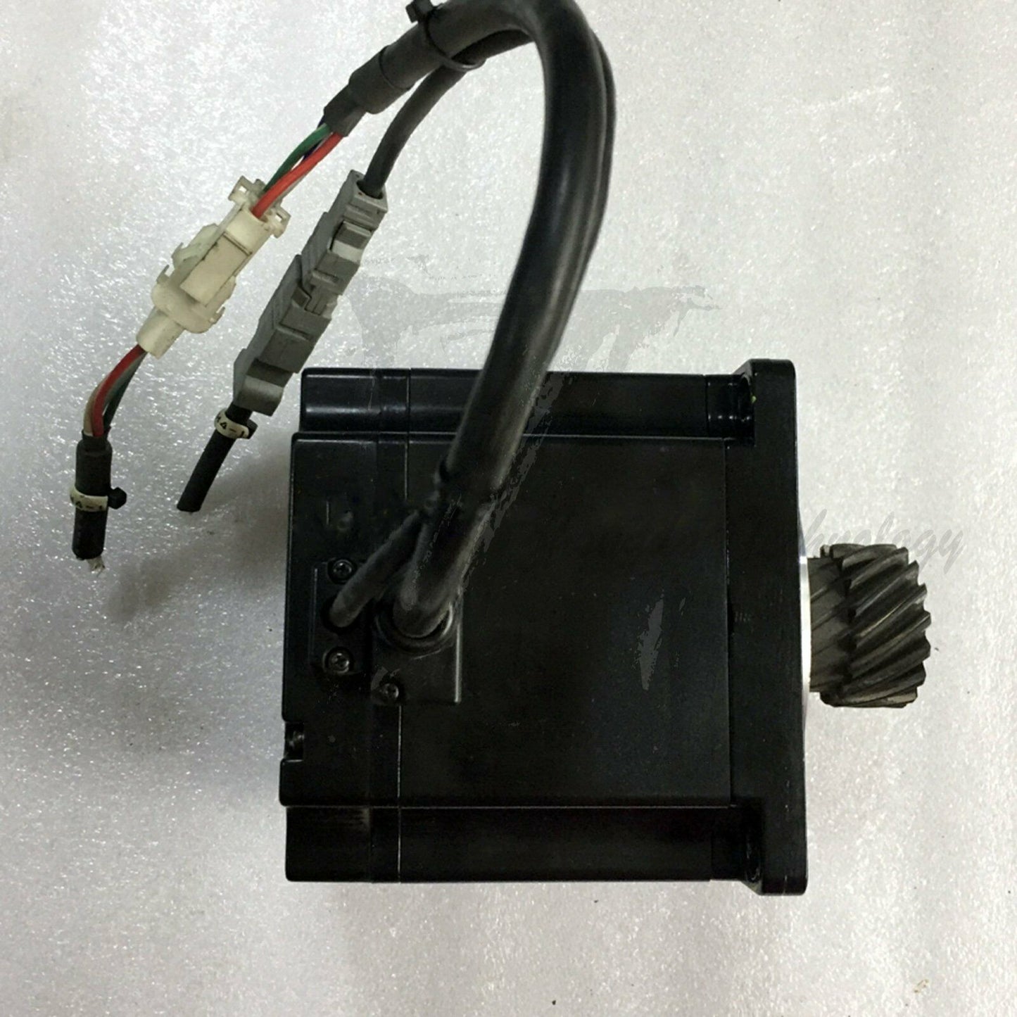 Used Yaskawa 1.5W servo motor SGMPH-15AAA41 good - YASKAWA