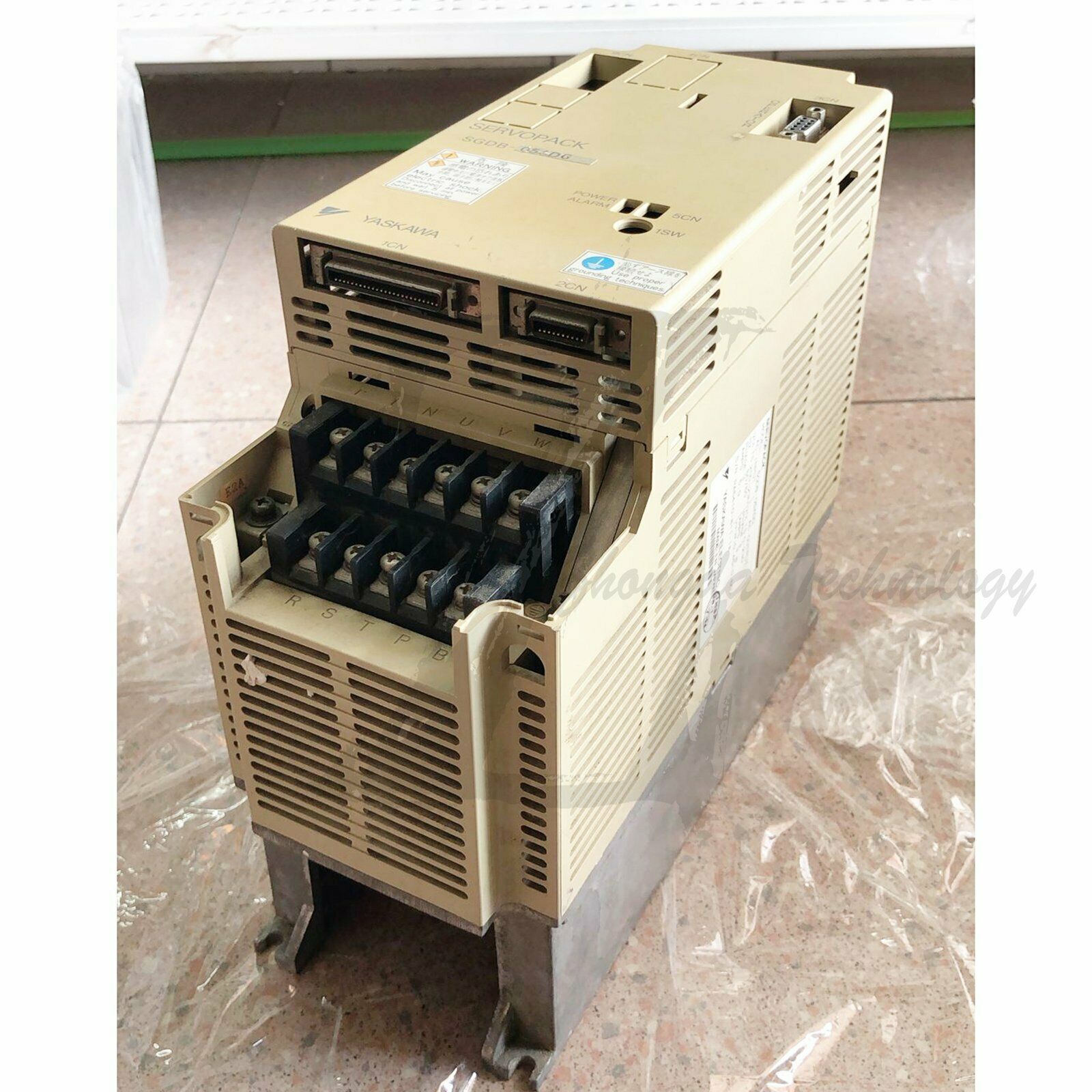 Yaskawa servo drive SGDB-05ADG 500W tested it in good condition - YASKAWA