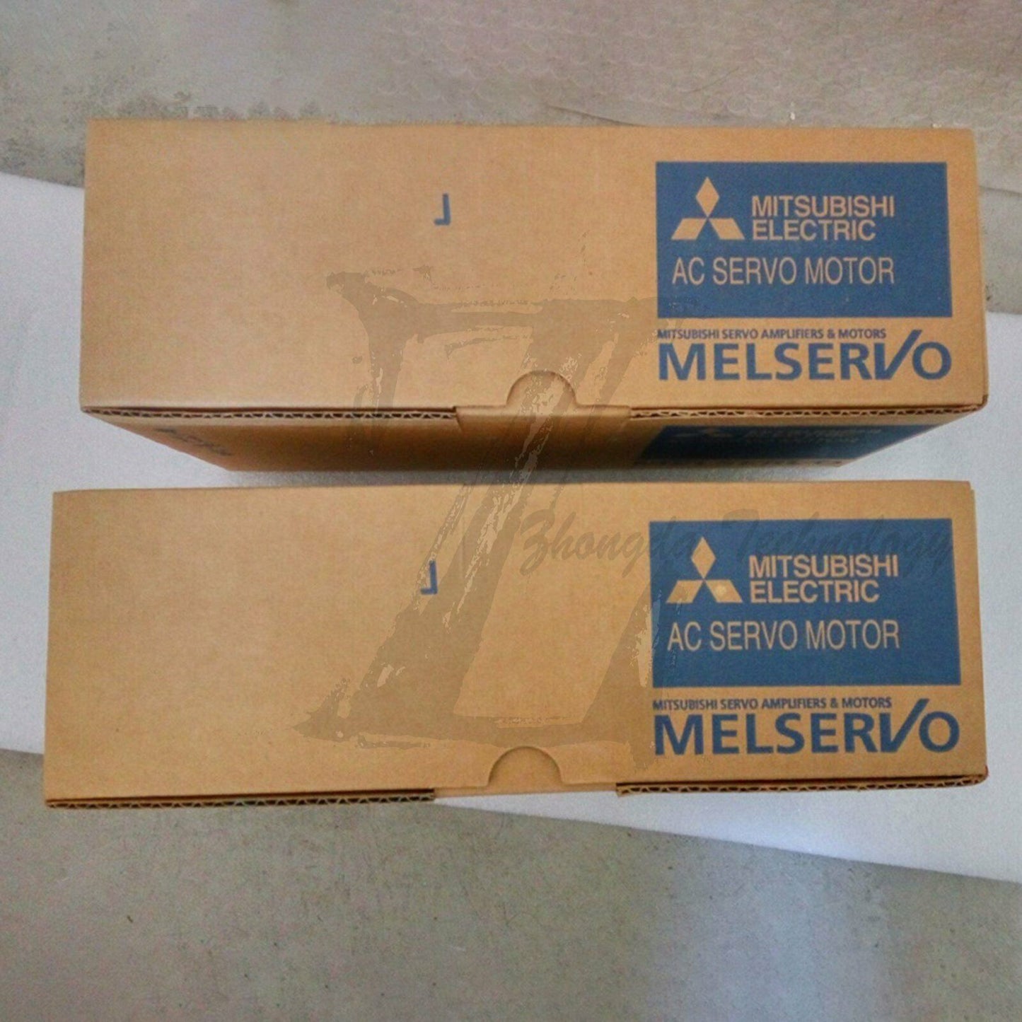 Mitsubishi Servo Motor 37.7 kW 5.8 A 3000 rpm 2.4 Nm HC-KFS73BK - MITSUBISHI