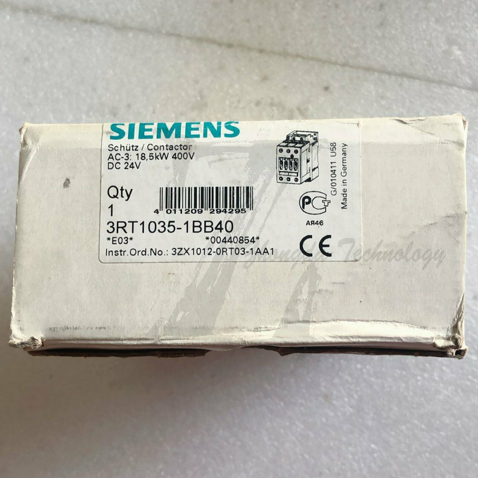 New Siemens contactor 3RT1035-1BB40 Siemens