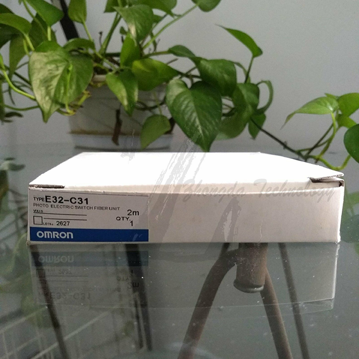 NEW Omron E32-C31 2M fiber optic sensor diffuse reflection type - OMRON