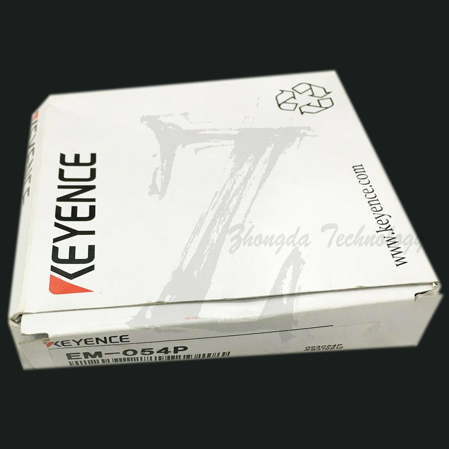 NEW IN BOX 1PCS KEYENCE Proximity Sensor EM-054P EM054P - KEYENCE