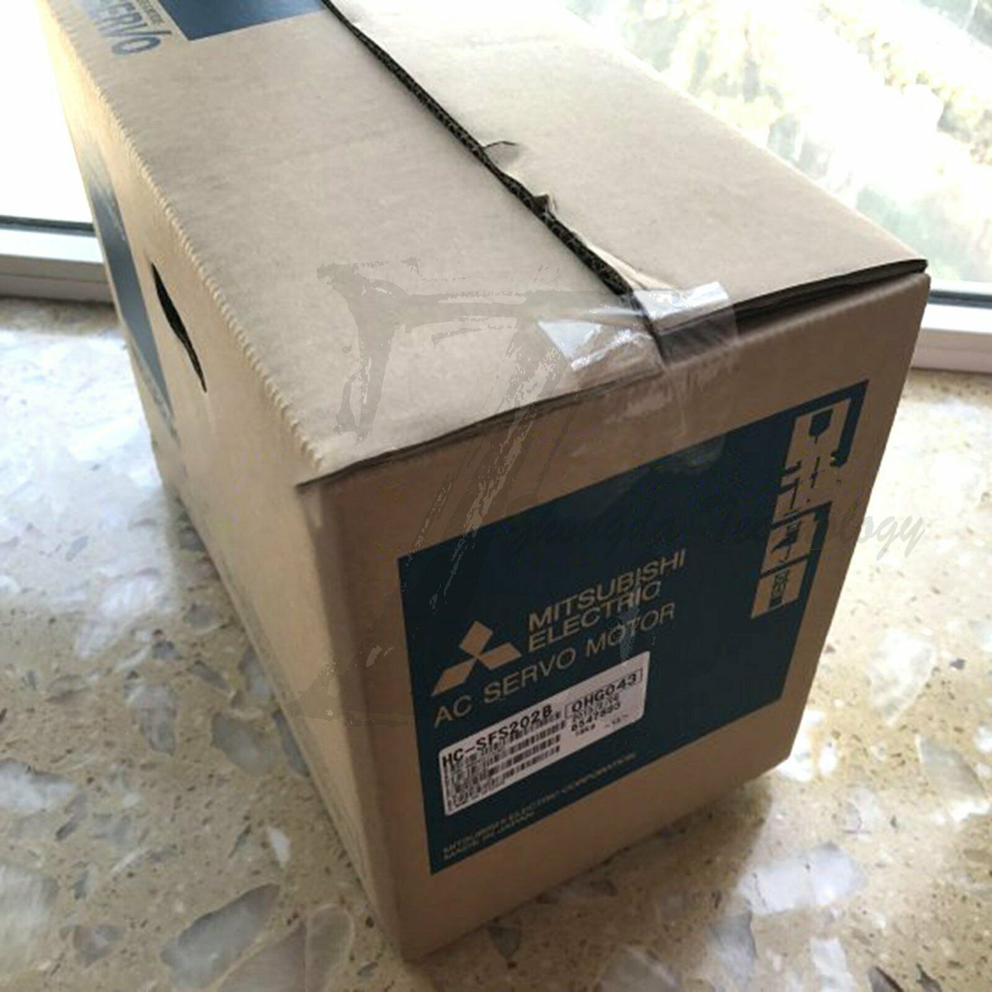 Mitsubishi HC-SFS202B AC SERVO MOTOR ，2 kW，24 V dc，11 A，2000 rpm - MITSUBISHI