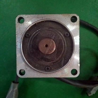 Used Yaskawa servo motor SGMAH-04AAA-FJ11 Tested In Good Condition - YASKAWA