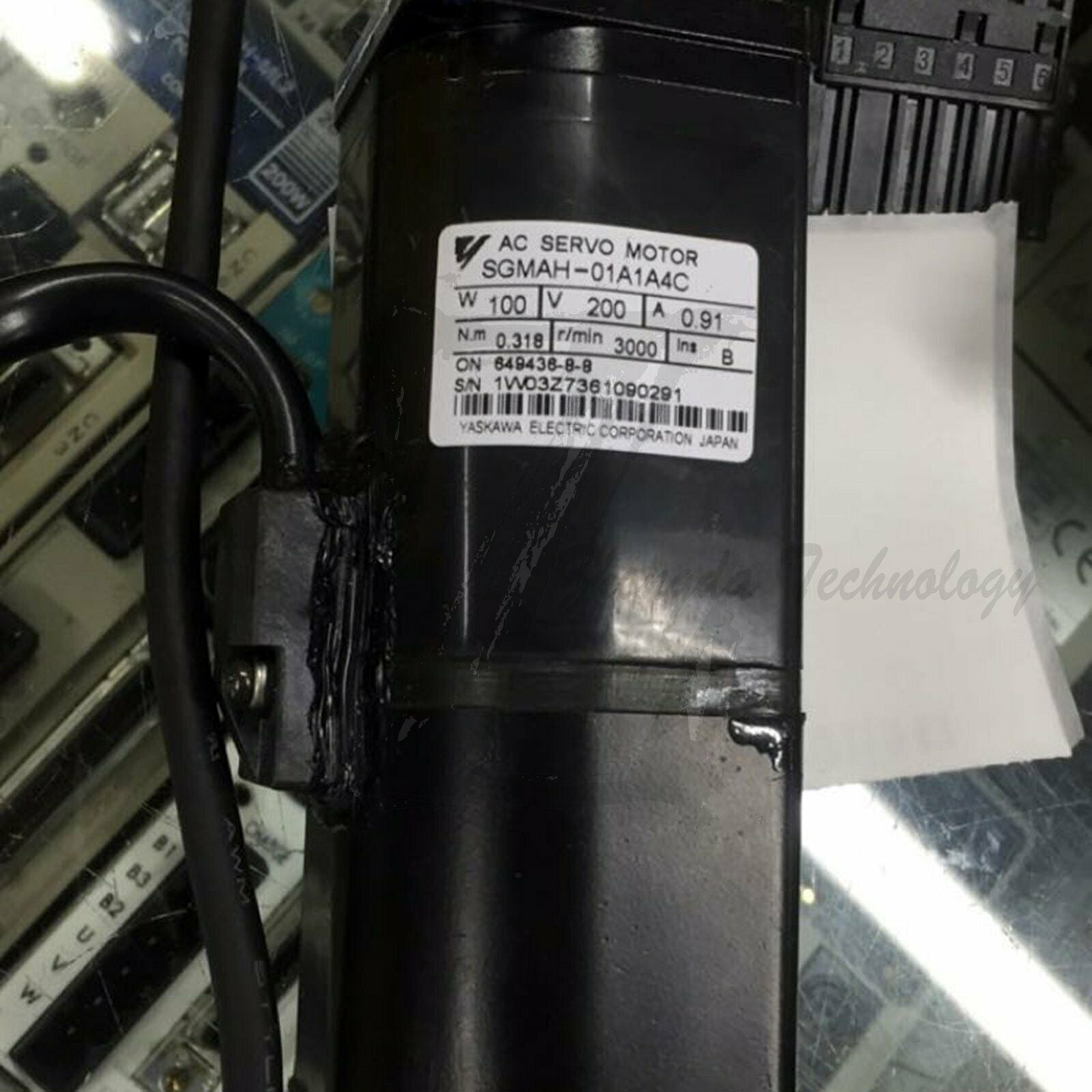 Used Yaskawa AC Servo Motor SGMAH-01A1A4C good - YASKAWA