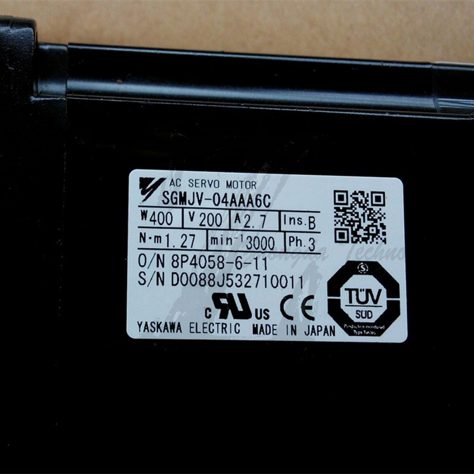 New In Box Yaskawa SGMJV-04AAA6C AC servo motor - YASKAWA