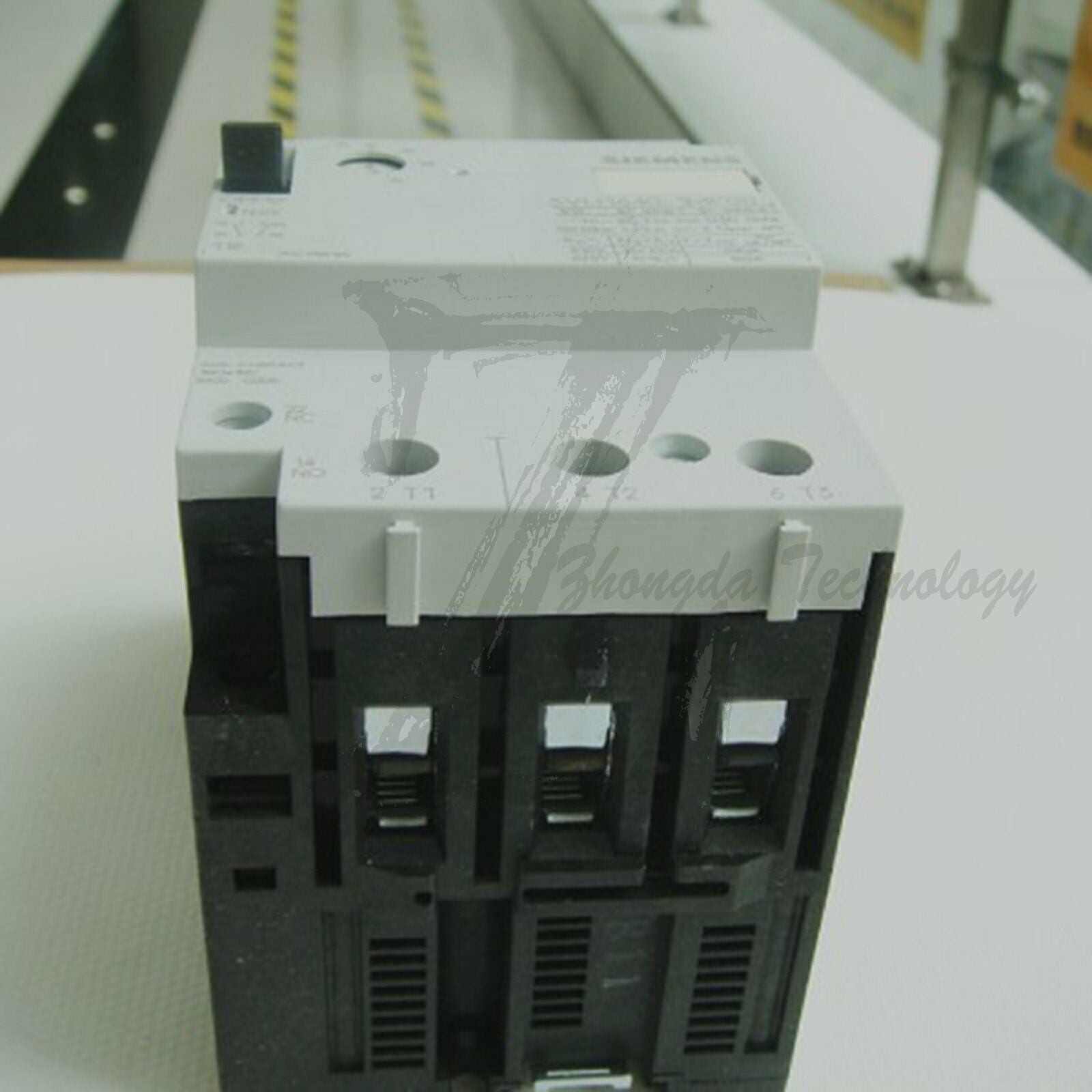 New Siemens motor protection circuit breaker 3VU1640-1MP00 Siemens