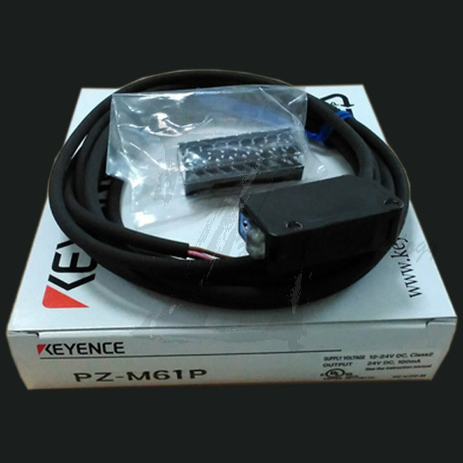 NEW IN BOX 1PC KEYENCE Photoelectric Sensor PZ-M61P PZM61P - KEYENCE