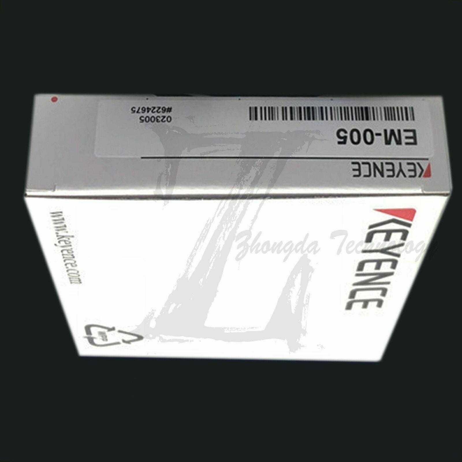 New In Box 1PC Keyence Proximity Sensor EM-005 EM005