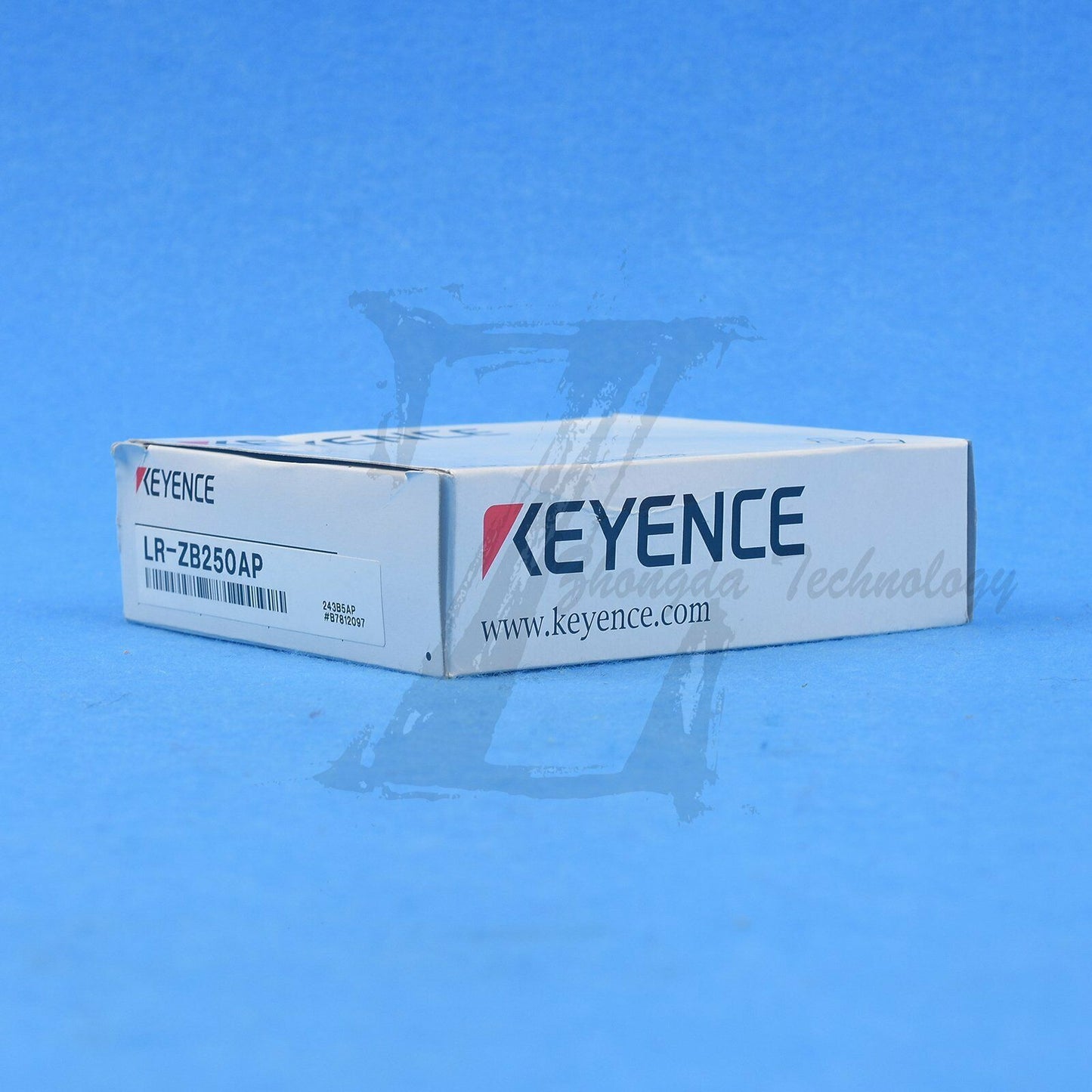 New In Box 1PC LR-ZB250AP KEYENCE CMOS Laser Sensor - KEYENCE