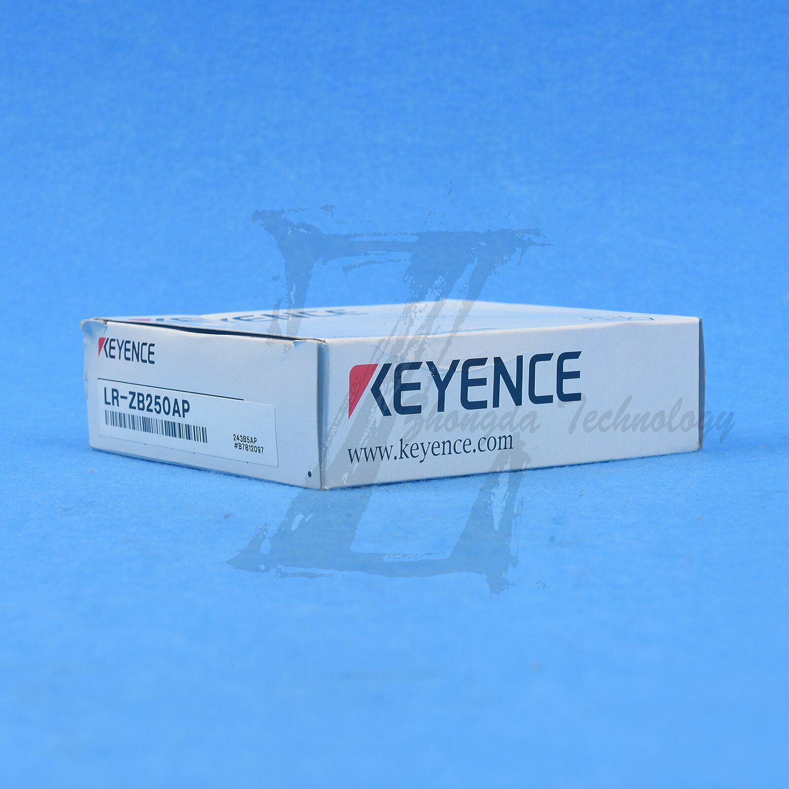 New In Box 1PC LR-ZB250AP KEYENCE CMOS Laser Sensor - KEYENCE
