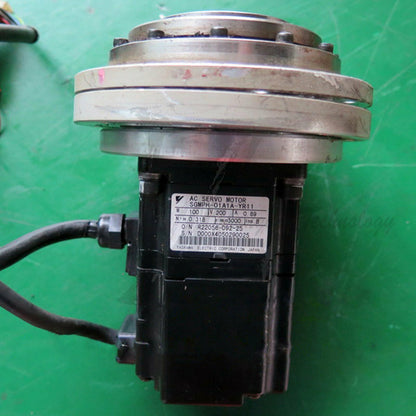 Used Yaskawa servo motor SGMPH-01A1A-YR11 Tested In Good Condition - YASKAWA