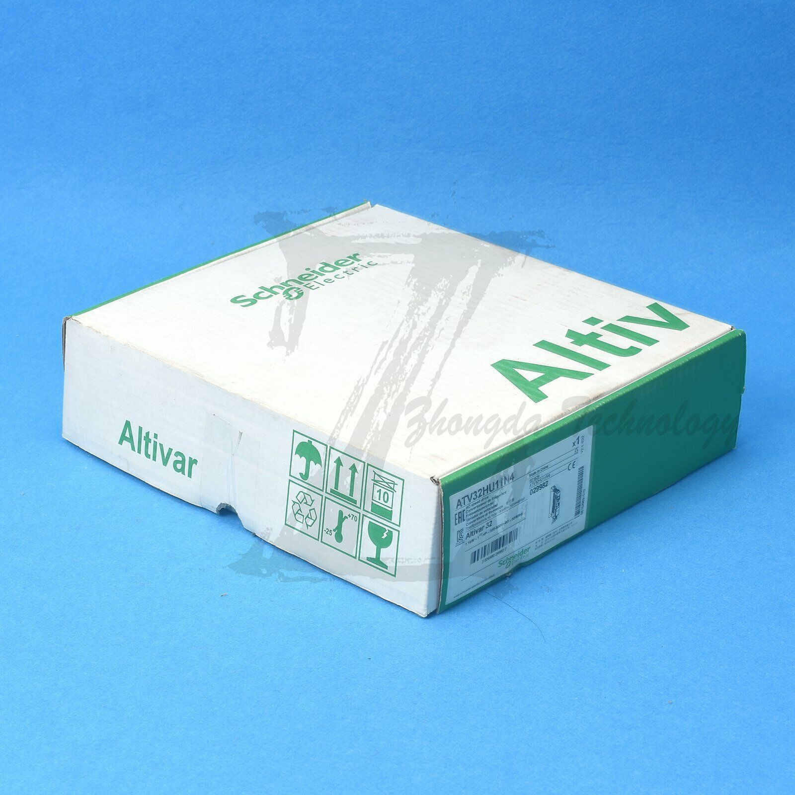 NEW Schneider ATV32HU11N4 inverter - 1.1 kw -400 V- three-phase with heat sink - SCHNEIDER