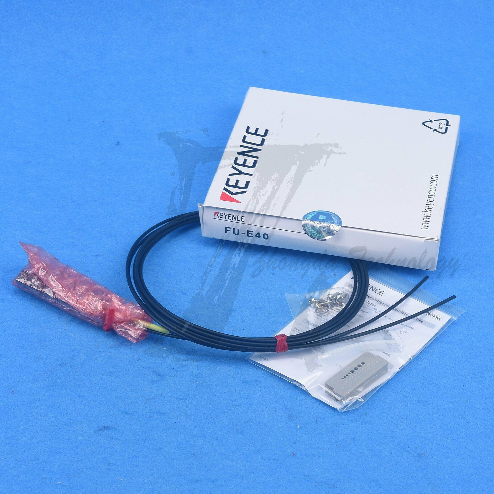 NEW IN BOX 1PC KEYENCE Optical Fiber Sensor FU-E40 FUE40 - KEYENCE