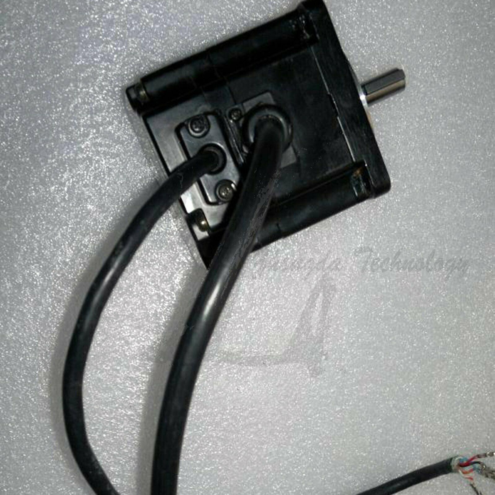 Used Yaskawa servo motor SGMPH-01A1A41 good - YASKAWA