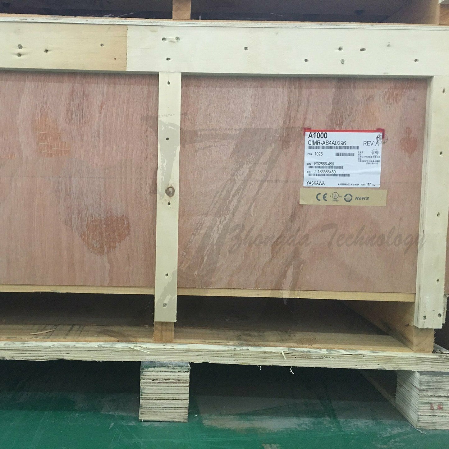 New Yaskawa V1000 inverter three-phase 200V 5.5/7.5KW CIMR-VB2A0030FAA - YASKAWA