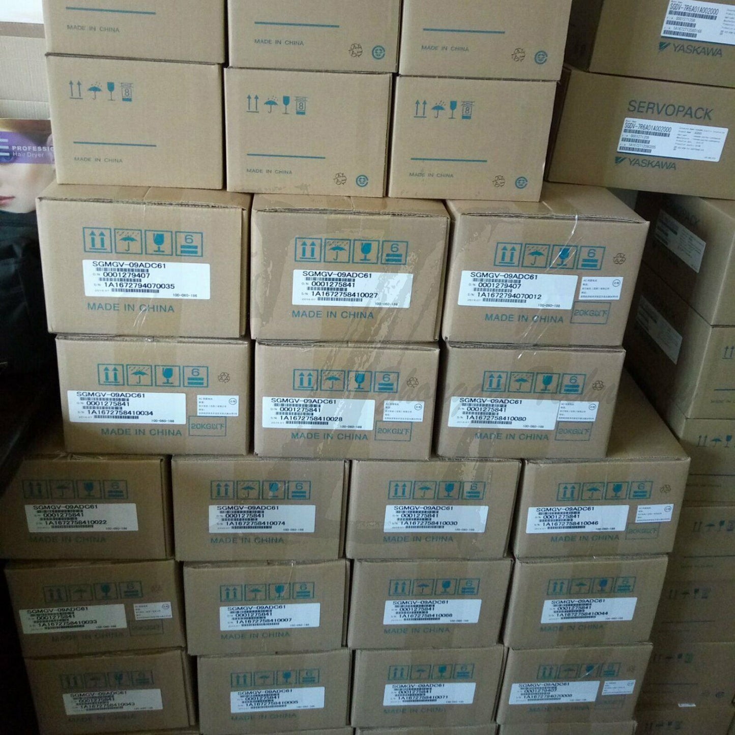 New In Box Yaskawa SGMGV-09A3C61 AC servo motor - YASKAWA