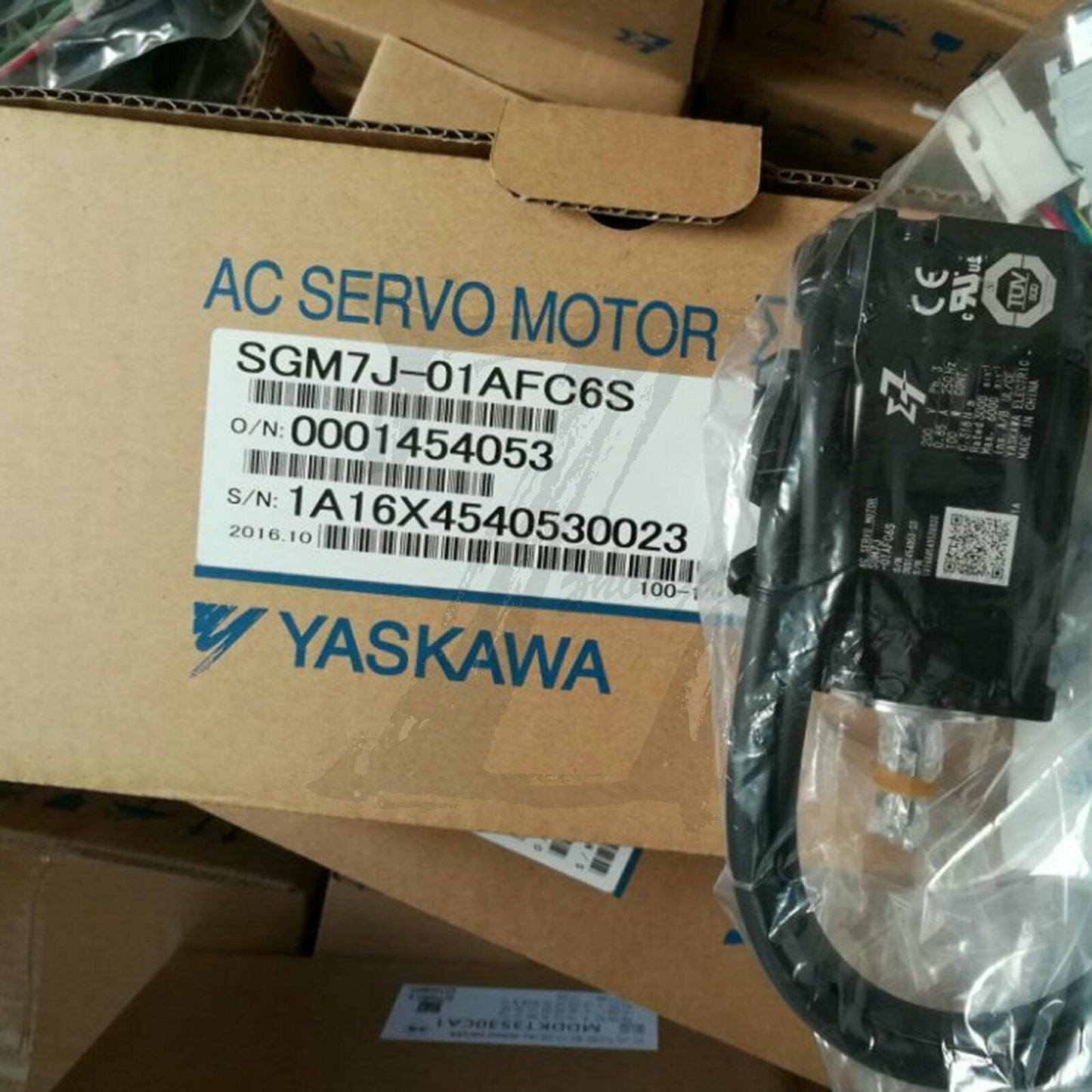 New In Box Yaskawa SGM7J-01AFC6S+SGD7S-R90A00A002 - YASKAWA
