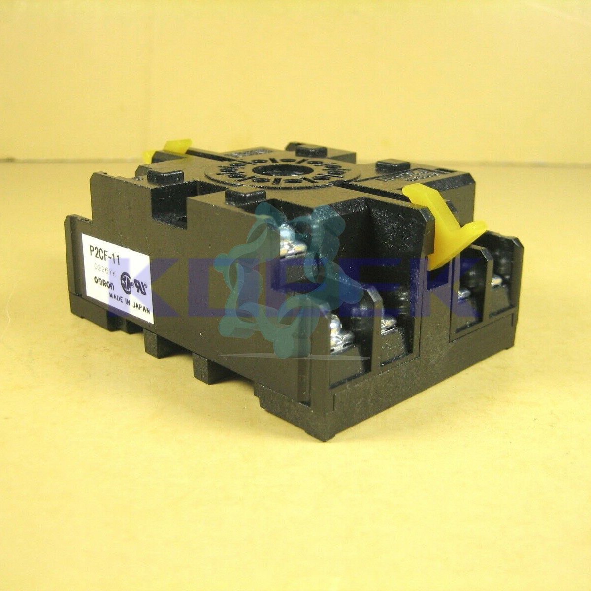 P2CF-11 - OMRON