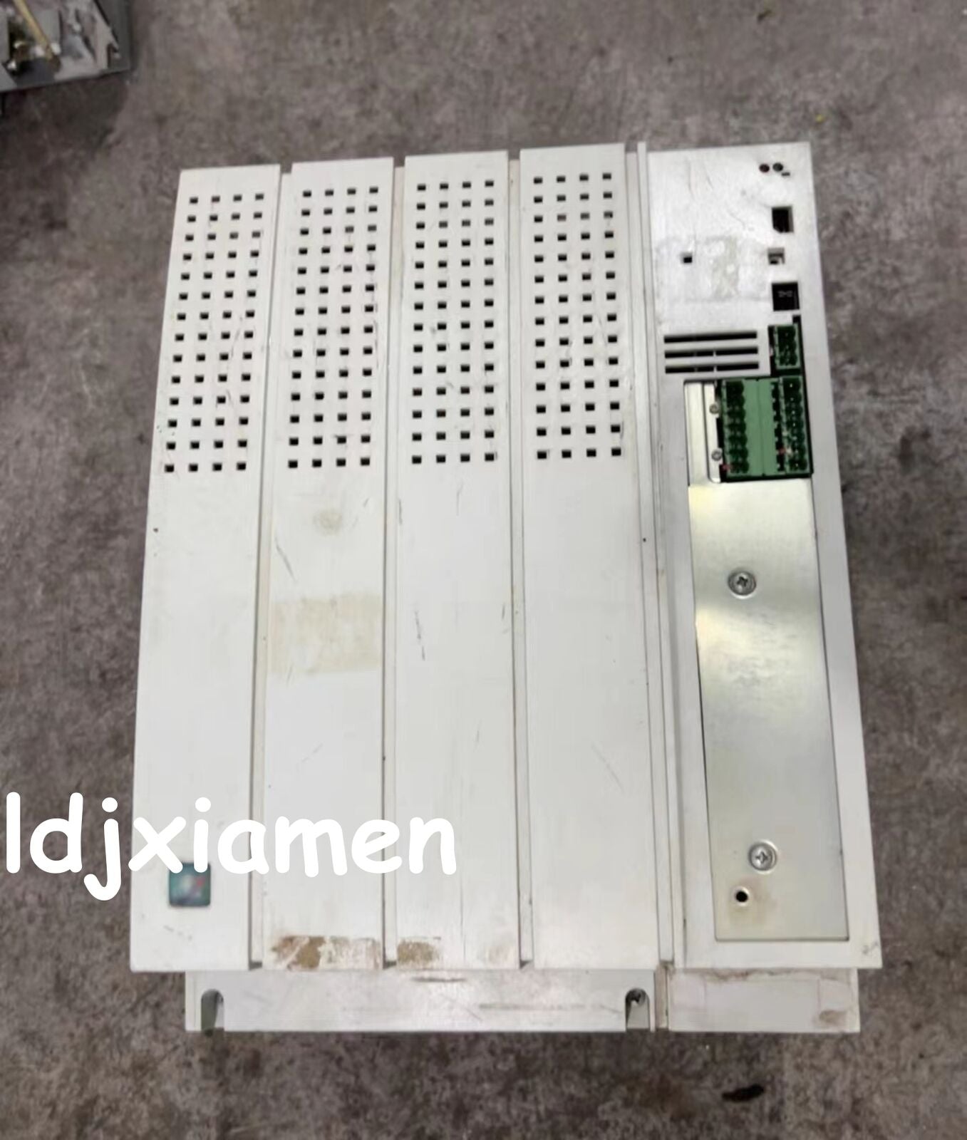 LENZE EVF8222-E Variable Frequency Drive for Efficient Control - LENZE